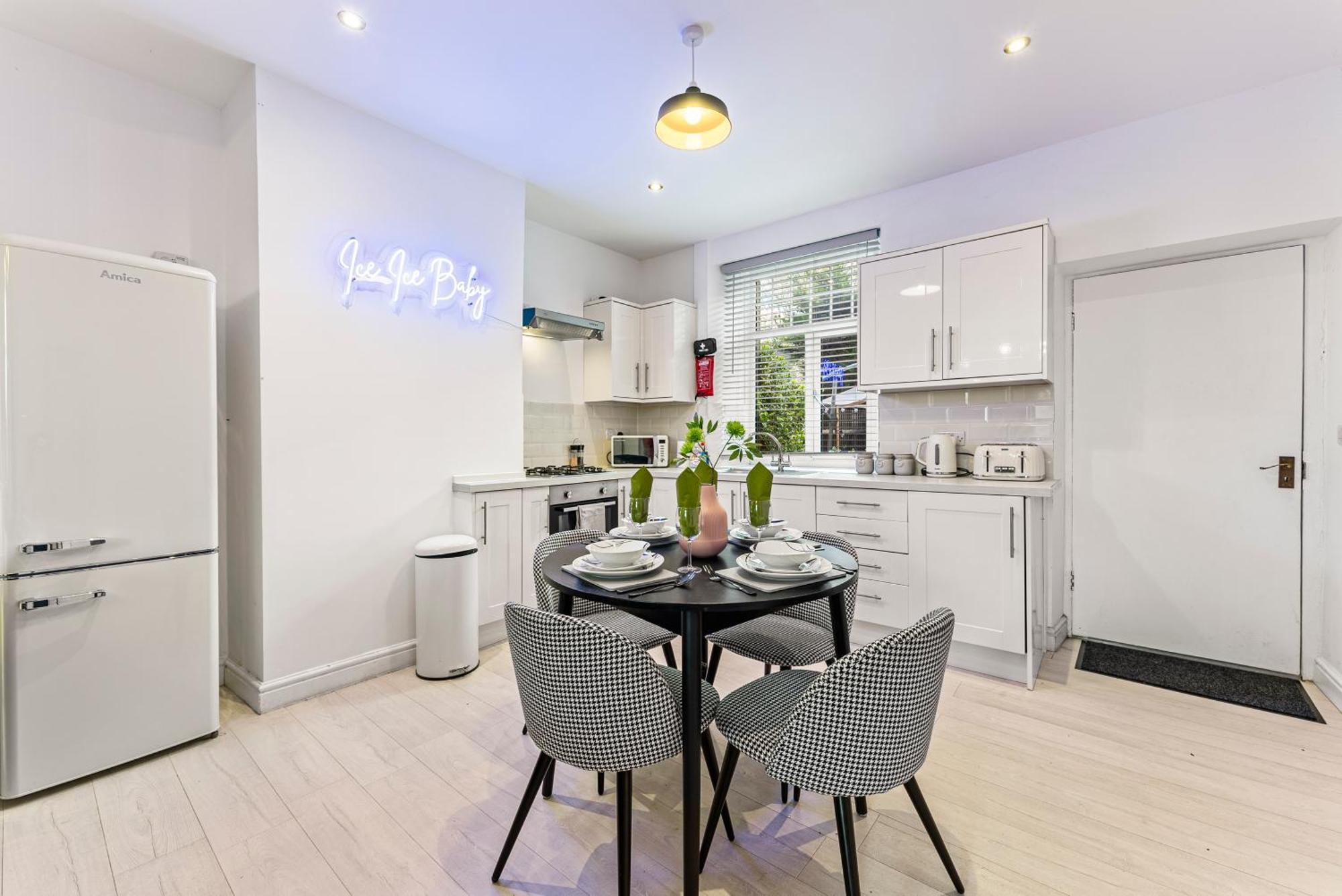 Holiday home The Bakewell Retreat - Hot Tub - Pets - Sleeps 9 Ashford-in-the-Water